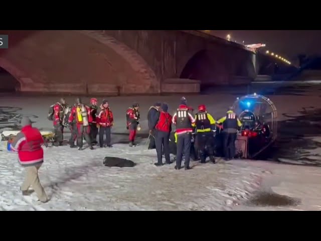 Video shows moment pickup truck careens off Memorial Bridge and into icy Potomac | NBC4 Washington