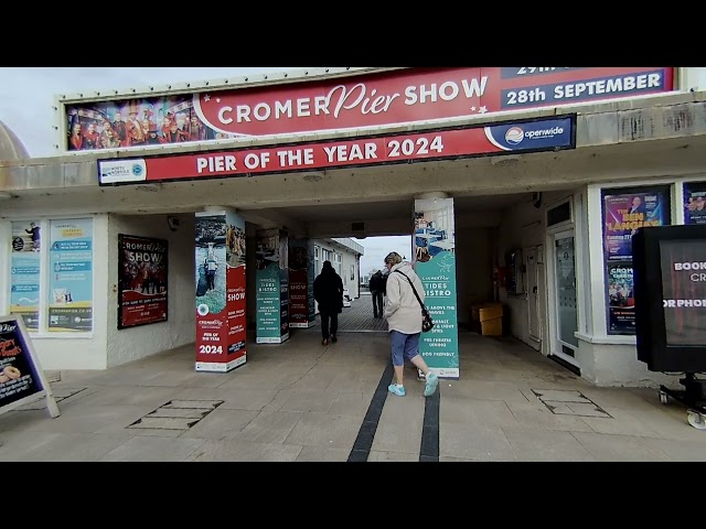 Immersive 3D Experience: Exploring Cromer Pier's Charm in Stunning VR180 Video Calf Visinse