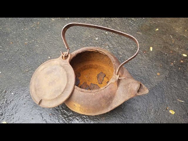 Restoring Antique Cast Iron Tea Pot - How to Season & Clean Cast Iron