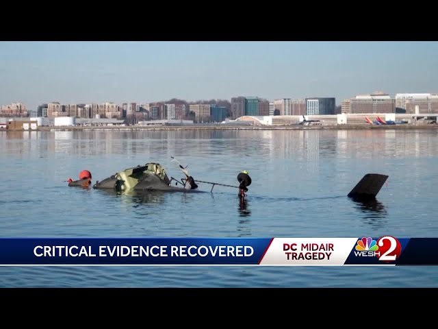 Divers continue search for remains after finding 40 bodies from DC plane crash